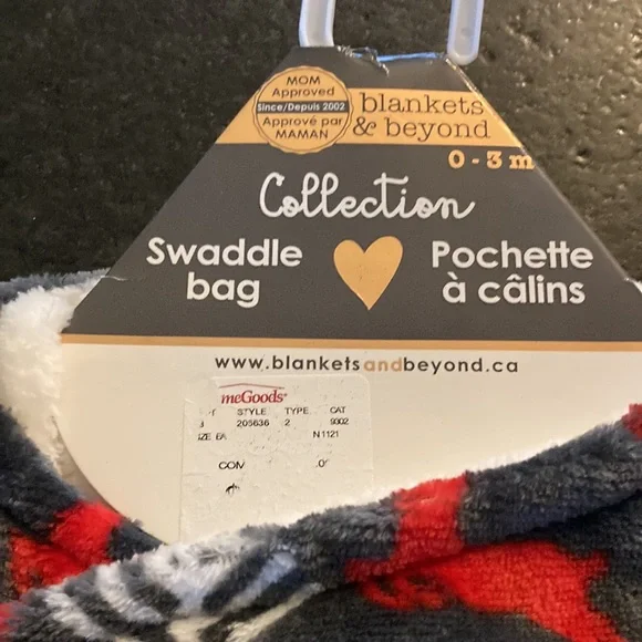Blankets and Beyond Swaddle Bag 0-3M NWT Red Grey White Winter - Picture 2 of 4